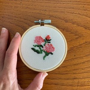 SOLD on Etsy. Floral cross stitch 🌸